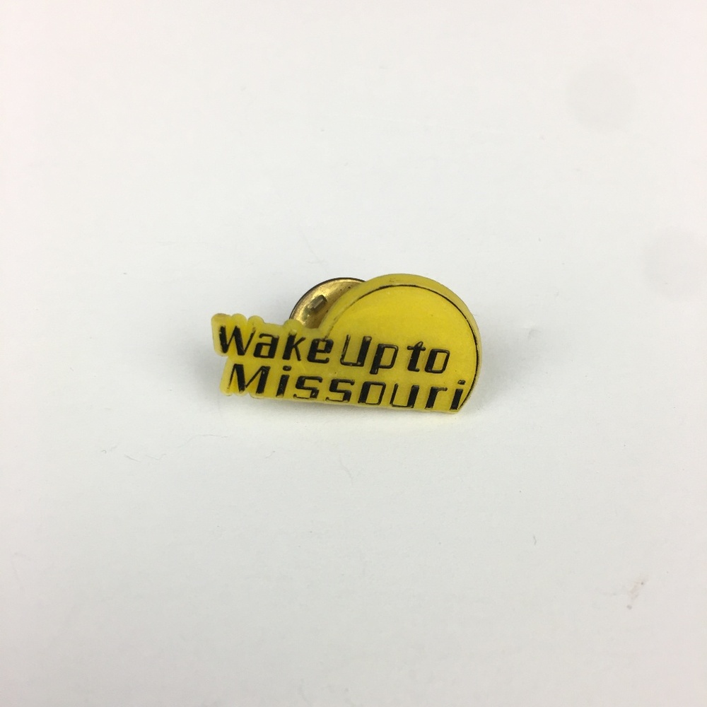 Vintage Plastic Wake Up To Missouri Pin Yellow